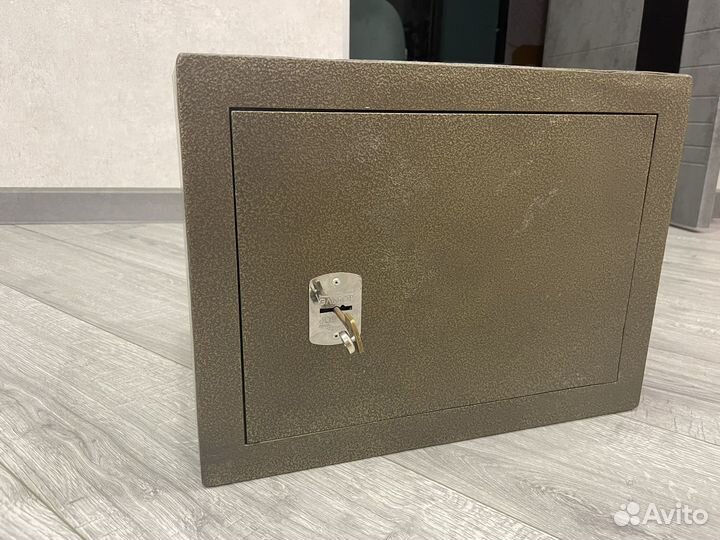 Сейф для документов или оружия