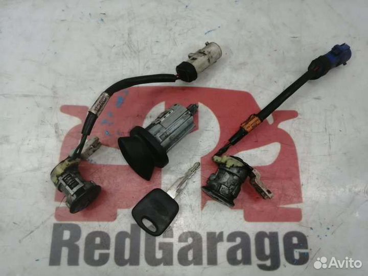 Замок зажигания с комплектом личинок Ford Explorer
