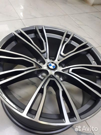 Разноширокие диски R20 BMW 7