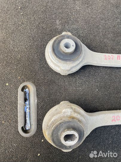 Рычаг передней подвески верхний Мерседес W207 C207