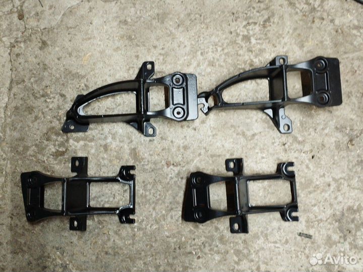 Комплект кронштейнов порогов для Range Rover