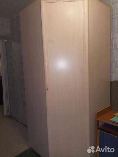 Угловой шкаф