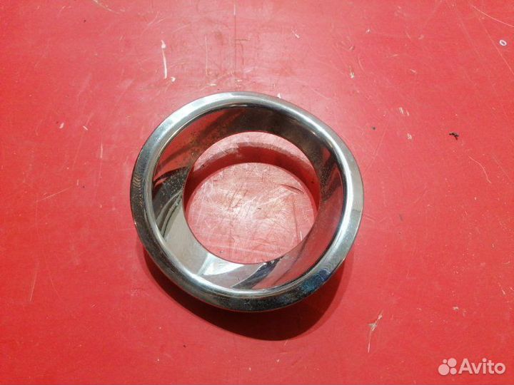 Накладка противотуманной фары Lexus Lx