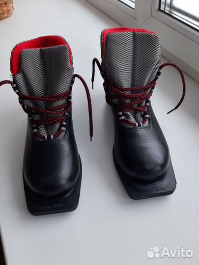 Лыжи беговые с ботинками