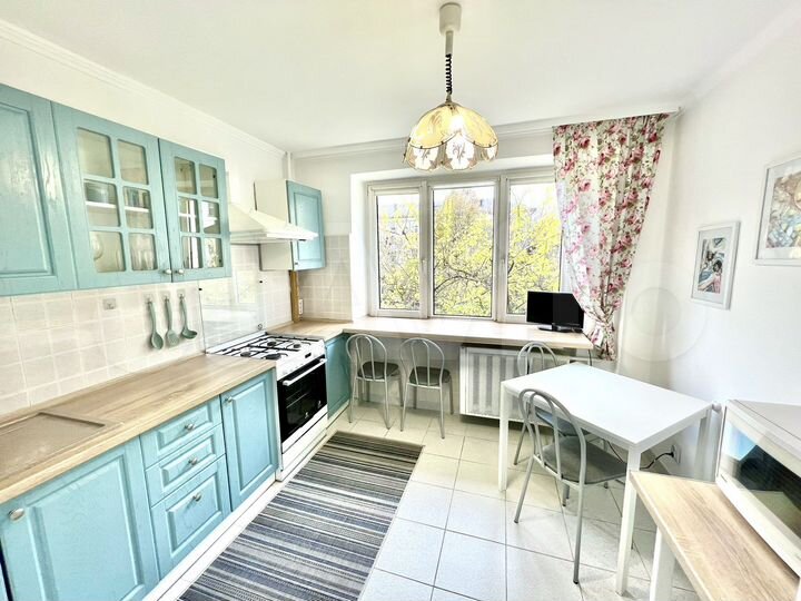 2-к. квартира, 55 м², 3/5 эт.