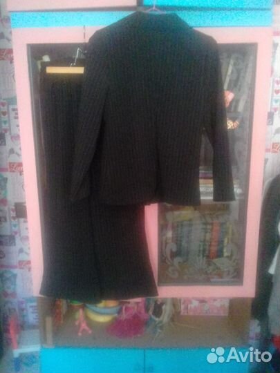 Школьный костюм и школьный пиджак на девочку