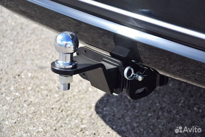 Фаркоп съемный квадрат/ Toyota LC 200 Executive