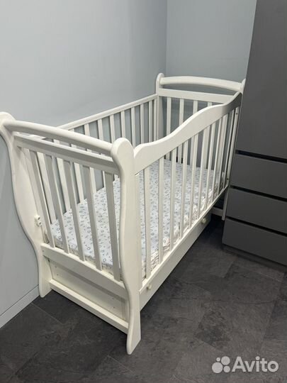 Детская кроватка с ящиком