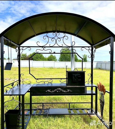 Мангал с крышей