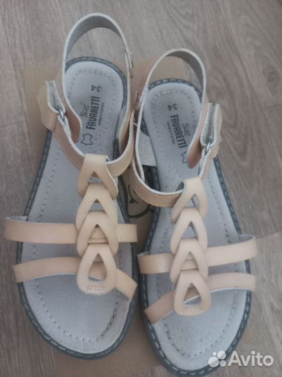 Сандалии для девочки пакетом 33-34 размер