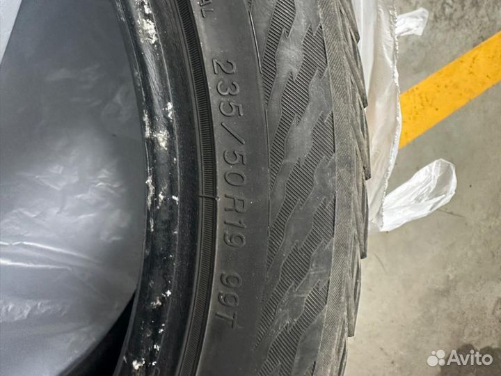 Yokohama Ice Guard IG10 235/50 R19 и 255/45 R19