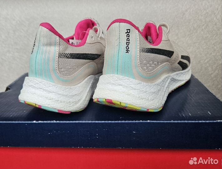 Беговые кроссовки Reebok оригинал 38