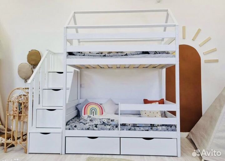 Двухъярусная кровать- домик