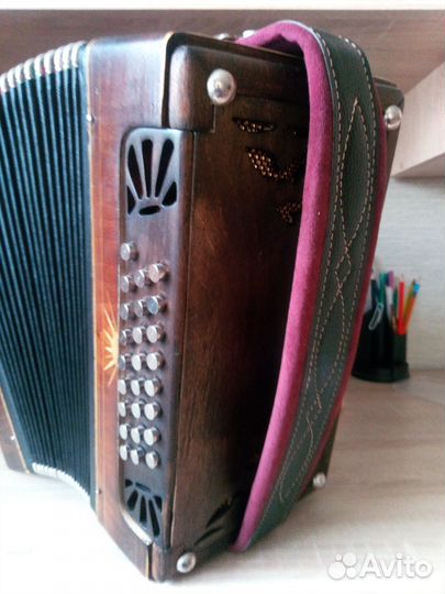 Гармонь цельнопланочная