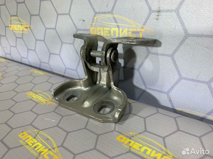 Петля двери верхняя задняя левая Opel Astra J