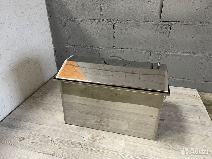 Коптильня из нержавейки с гидрозатвором 50*30*30