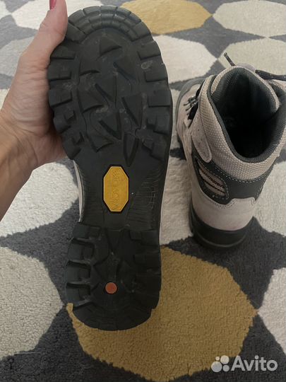 Трекинговые ботинки женские 38