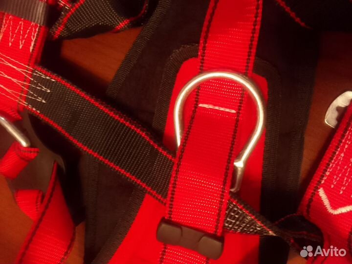 Страховочная привязь новая профессиональная