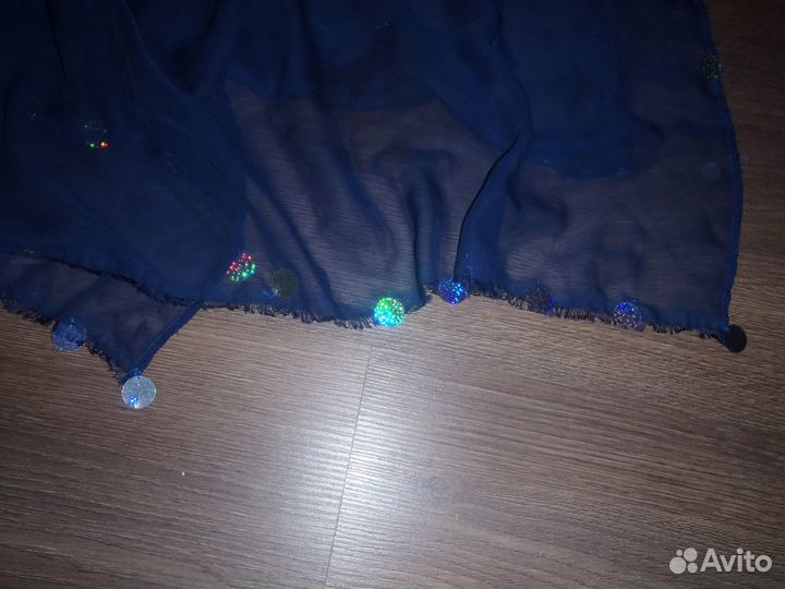 Отрезы полупрозрачной ткани 150*150