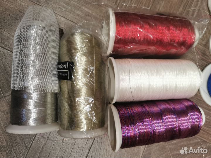 Нитки металлик для вышивки. набор