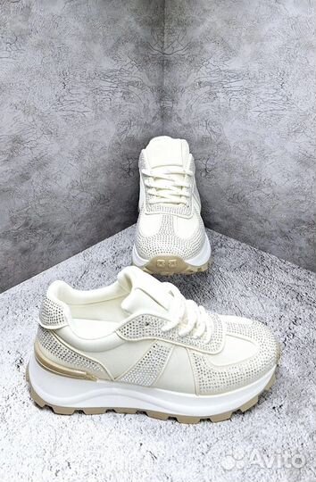 Кроссовки женские летние