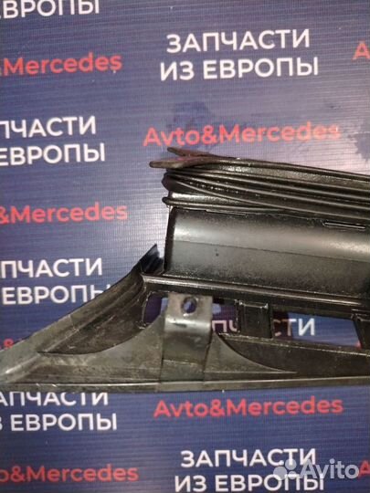 Воздуховод парус центральный 190 W201 Mercedes Ben