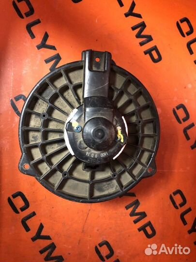 Мотор печки Honda Stream RN1 D17A