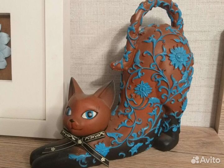 Кошка с котенком