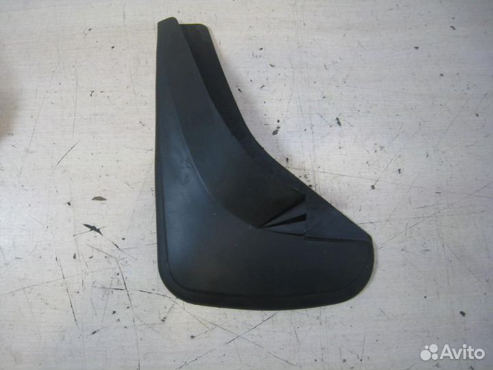 Брызговик передний левый Toyota RAV4 A30 2011