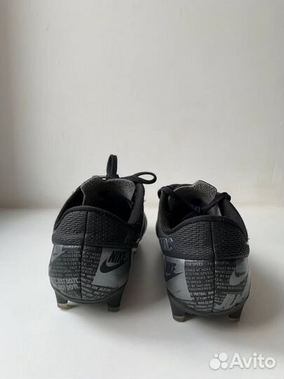 Футбольные бутсы nike