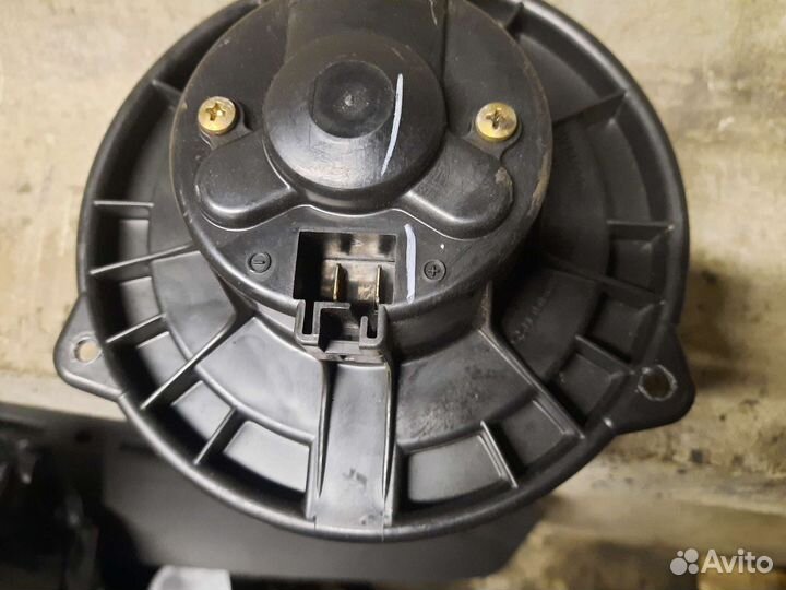 Моторчик печки Cadillac srx 1 2003-2009