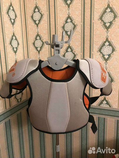 Нагрудник хоккейный