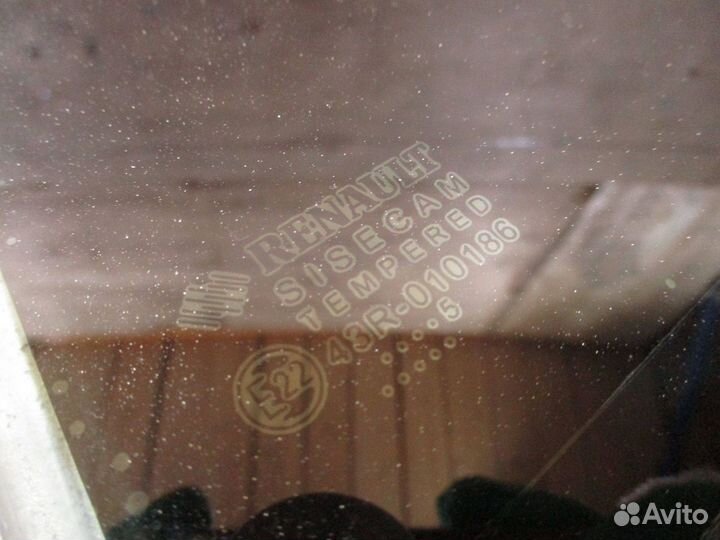 Стекло двери З/Л (форточка) Renault Logan 2