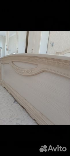 Спальный гарнитур классика