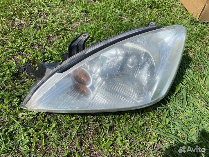Фары передние на mitsubishi lancer 9