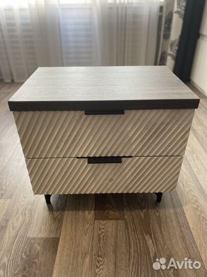 Тумба прикроватная