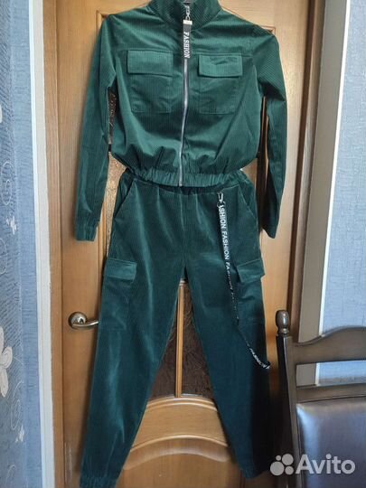 Спортивный костюм женский