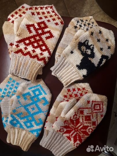 Варежки жаккардовые женские, вязанные крючком