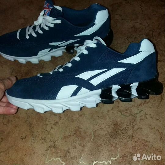 Кроссовки мужские р.44