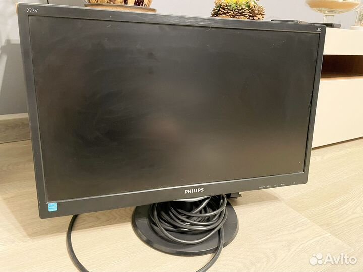 Монитор Philips 21.5