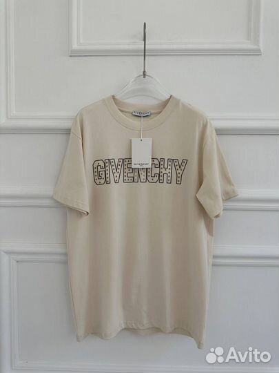 Футболка Givenchy