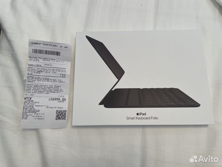 Чехол-клавиатура Apple для iPad Pro 11
