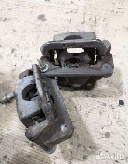 Суппорт задний nissan serena c25