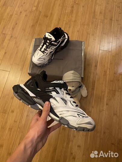 Balenciaga track 2