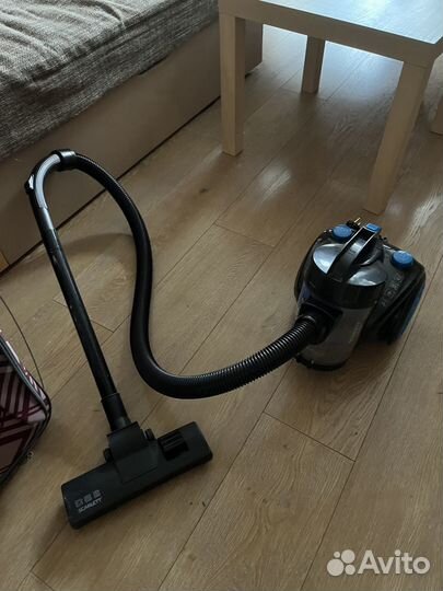 Пылесос Scarlet 1600W