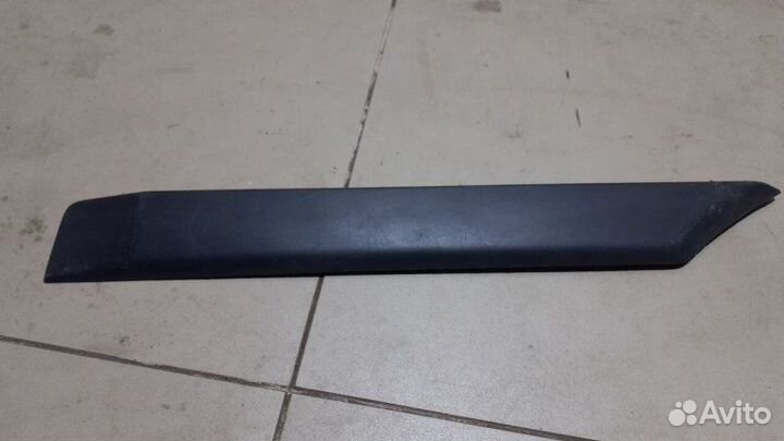 Накладка двери багажника нижняя правая Mitsubishi