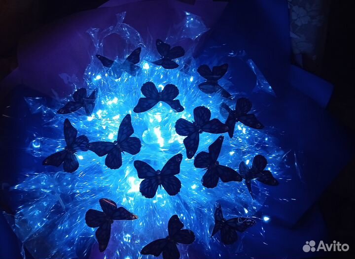 Светящийся букет и з бабочек