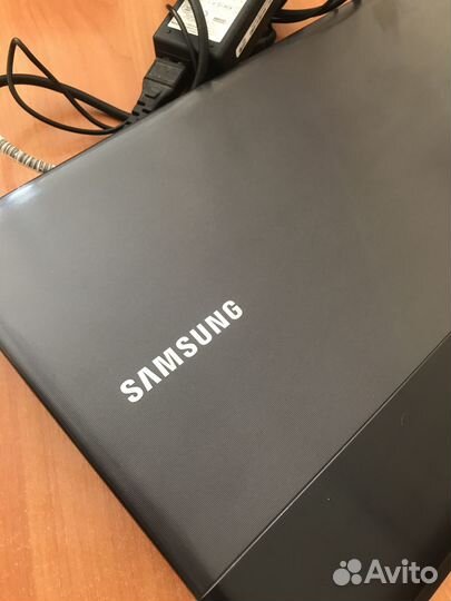 Ноутбук Samsung np300e5c