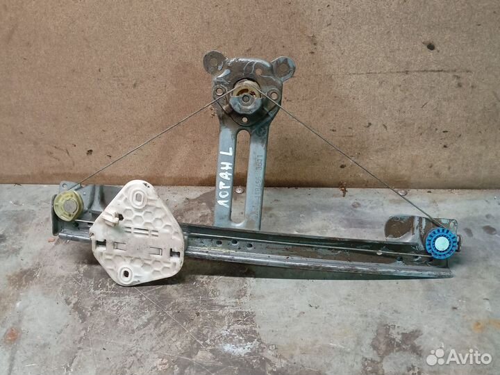 Стеклоподъёмник задний левый Renault Logan