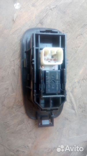 Кнопка стеклоподъемника Lexus IS 200